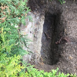 Nyt større fundament til gravsten på Mosaisk Kirkegård